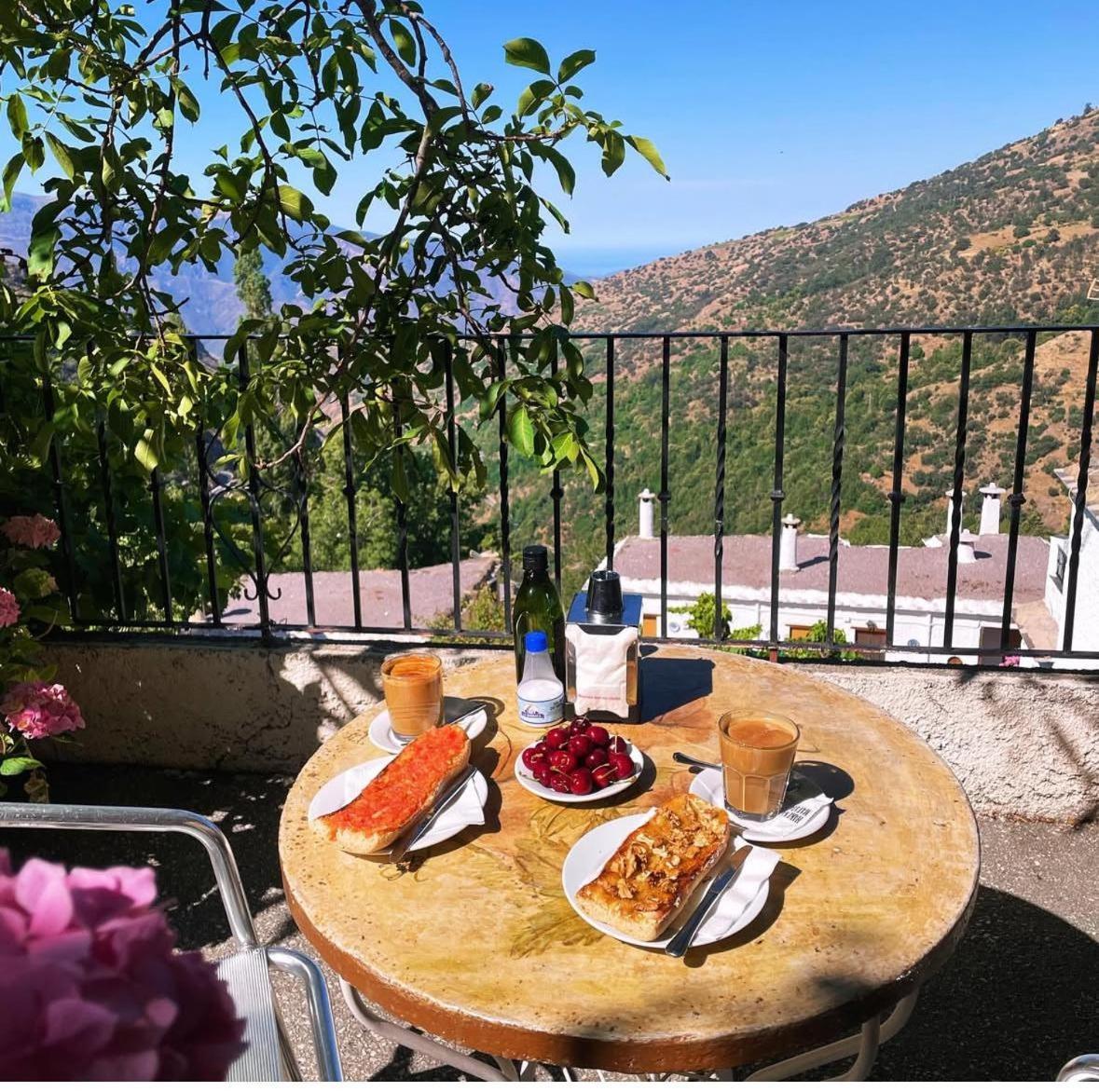 Hostal Rural Las Terrazas De La Alpujarra บูบิยอน ภายนอก รูปภาพ